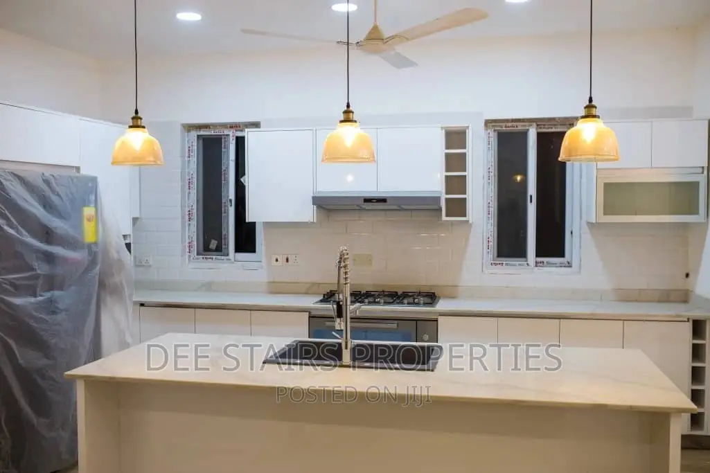 4bdrm House in East Airport for sale