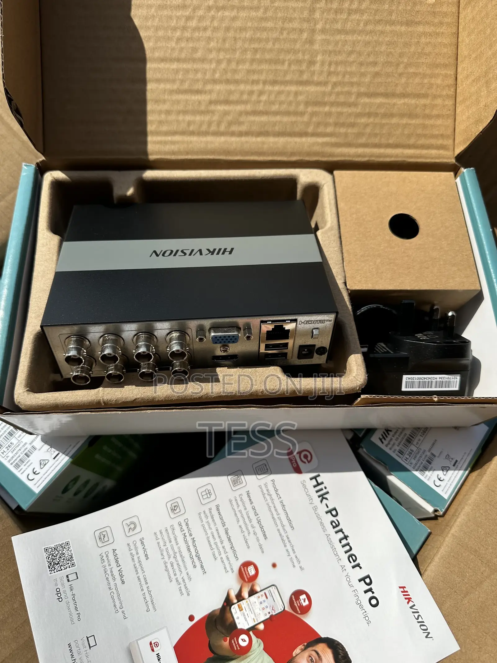 Hikvision 8ch Edvr Ds-E08hghi-D With 1tb Ssd. 2023 Model.