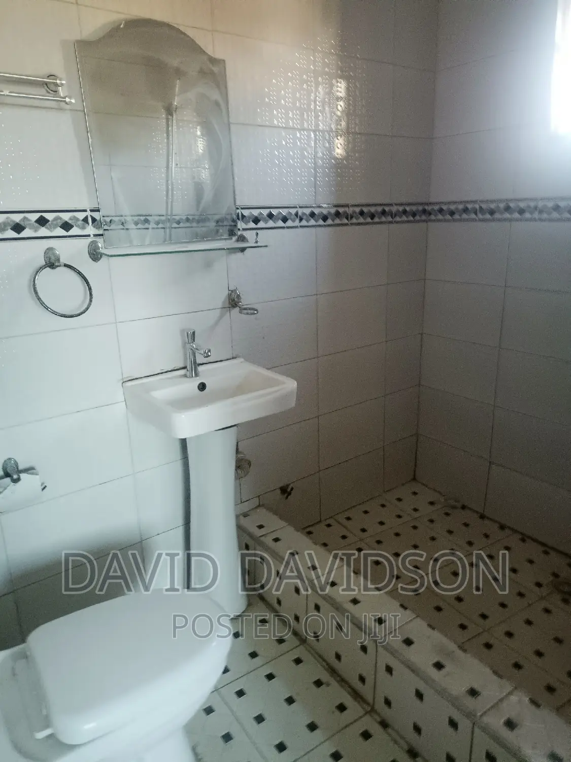 3bdrm Apartment in 3 Bedroom Apartments, Tema Metropolitan for rent