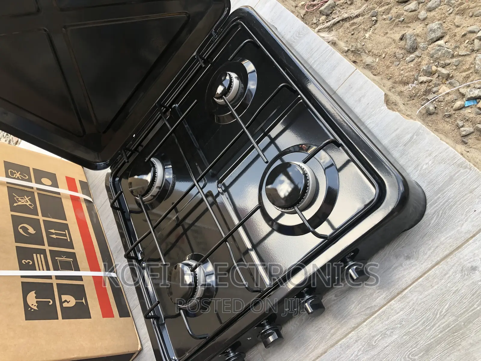 Yucel, 4 Burners Gas Cooker Black With Cover