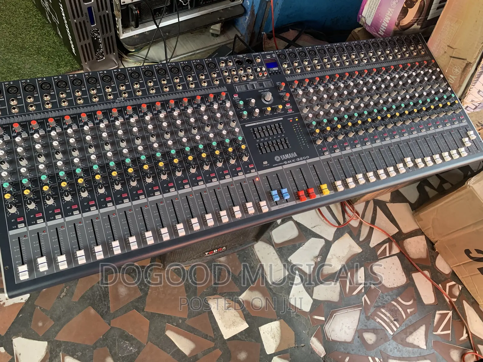 Yamaha SMX-3200 32channel Mixer