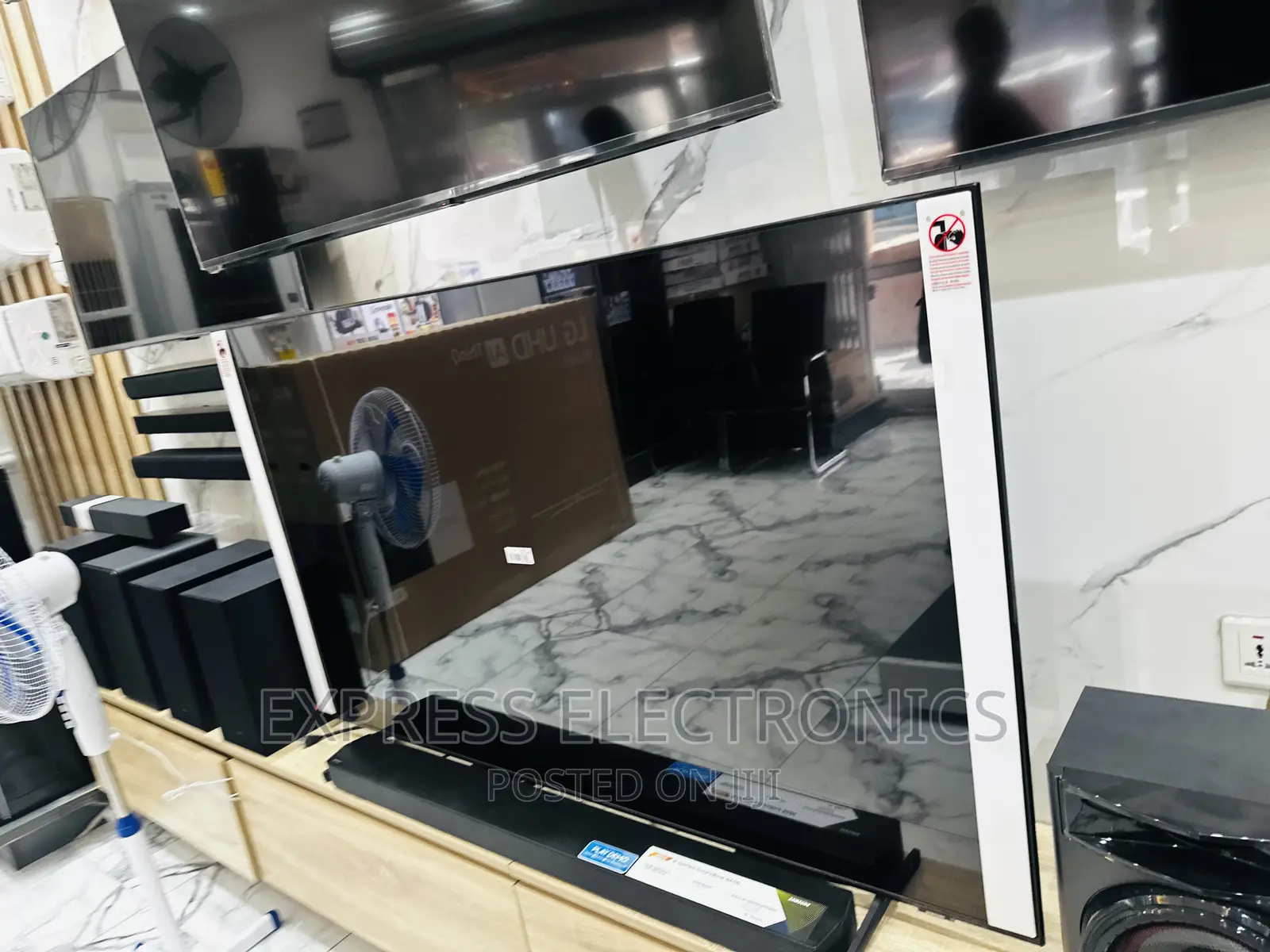 Smart Samsung Technology UHD Glossy 65”Bu8000 Tv