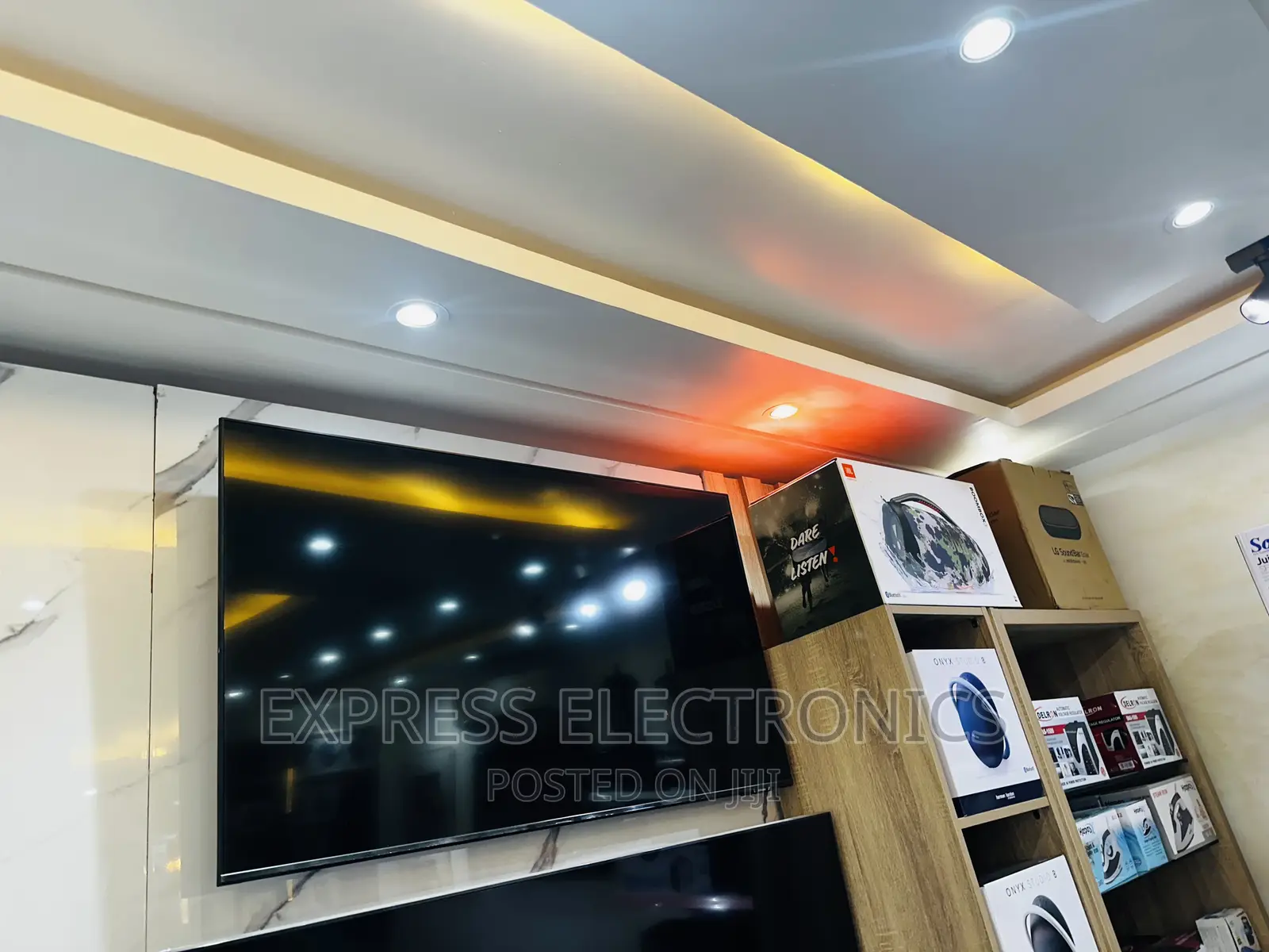 Stunning Smart Uhd Smart Glossy 50”Cu7172 .,