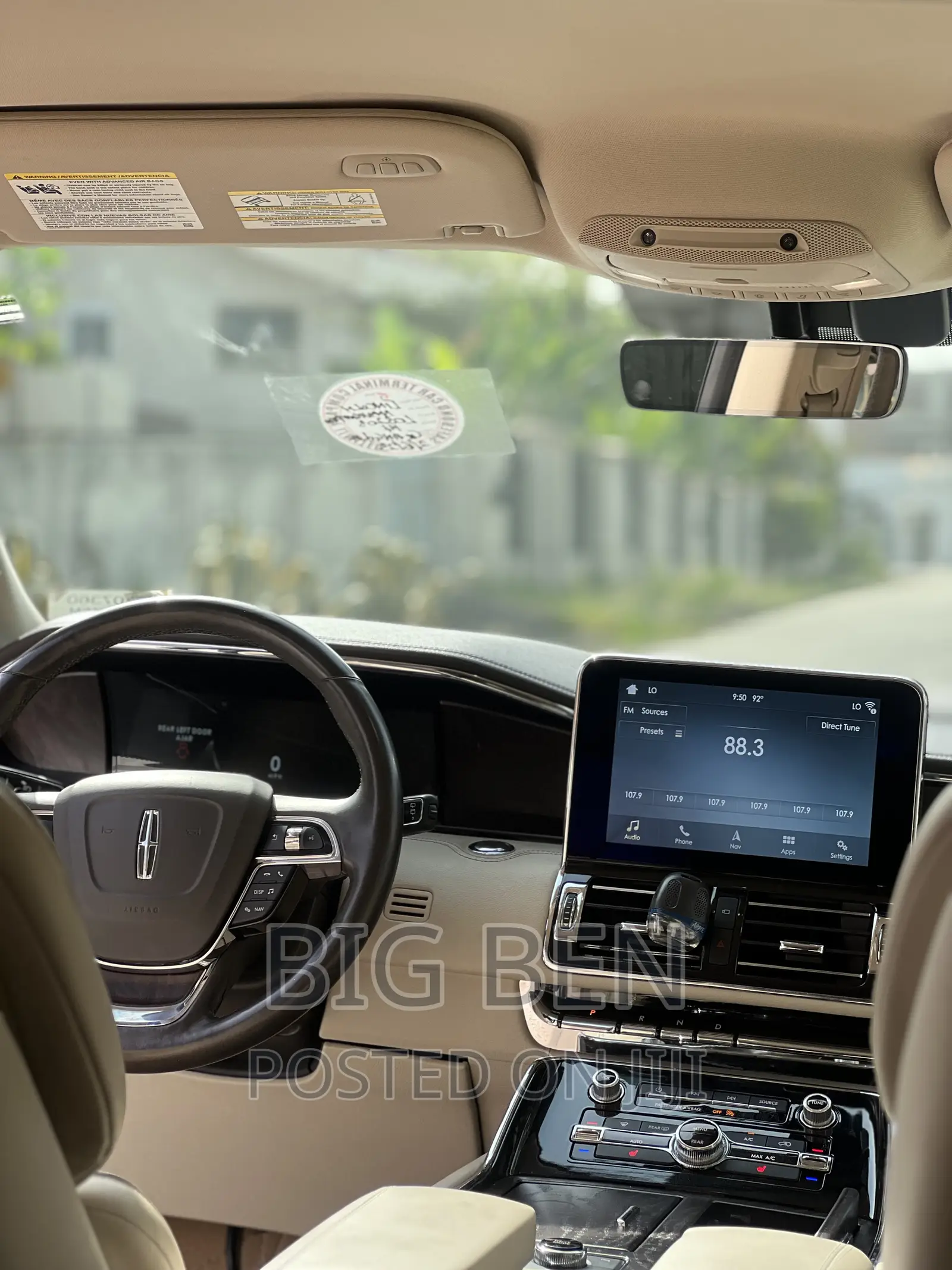Lincoln Navigator Standard 4x4 2019 White