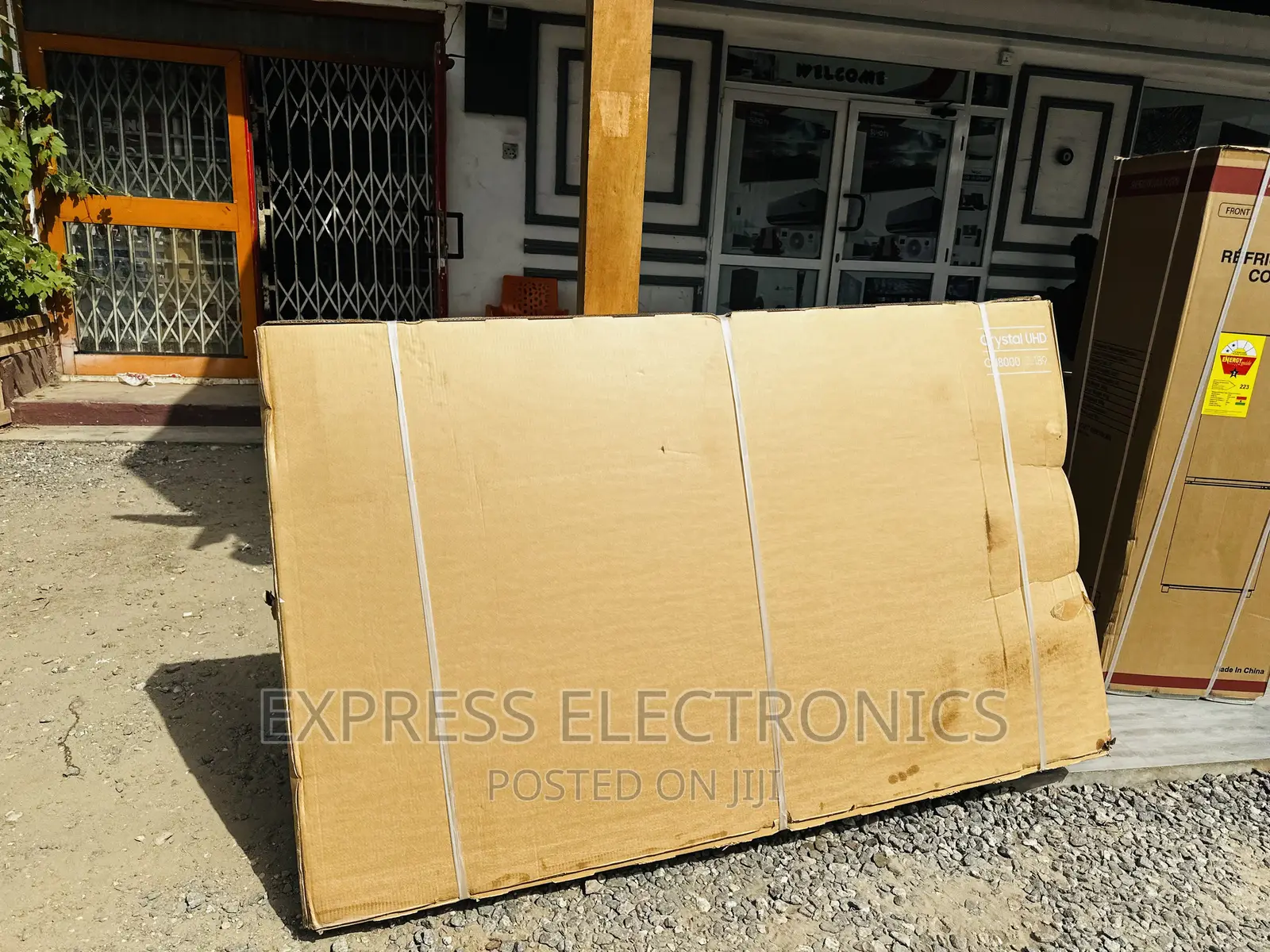 Quad Core Processor Slim—Samsung 75”Cu8000 UHD Smart