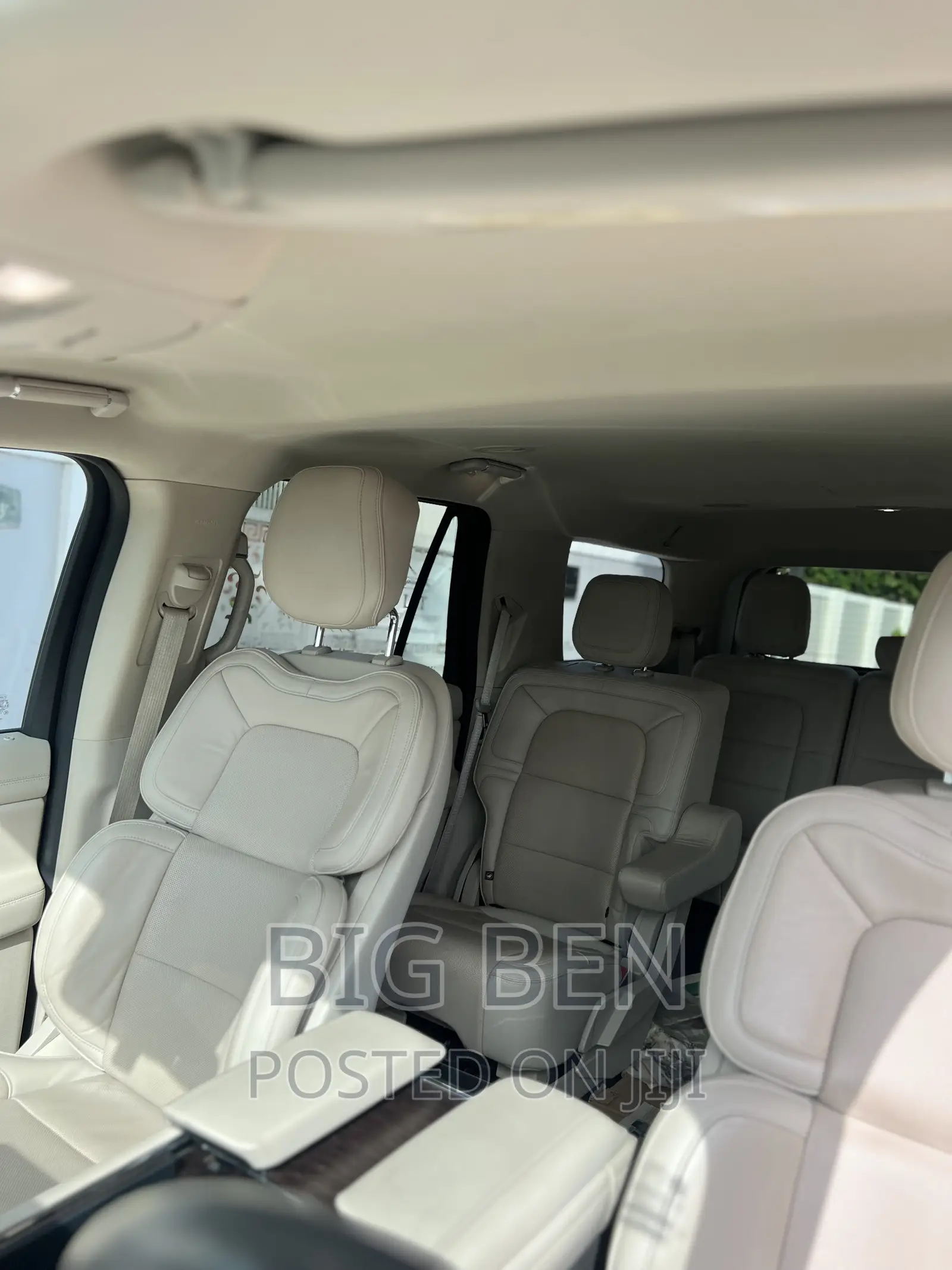 Lincoln Navigator Standard 4x4 2019 White
