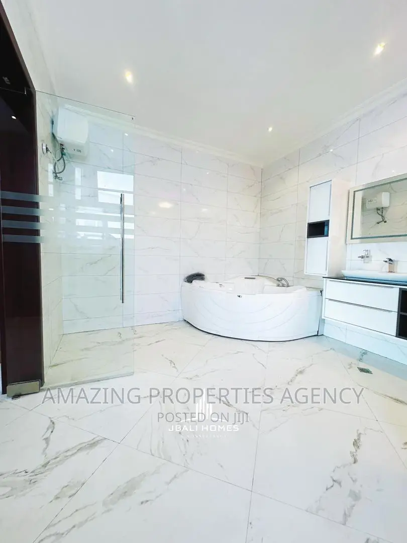 4bdrm House in East Legon for sale
