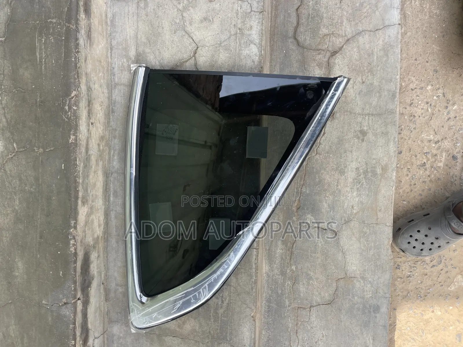 Honda CRV Body Vent Glass 2017 2018 2019 2020 2021 2022