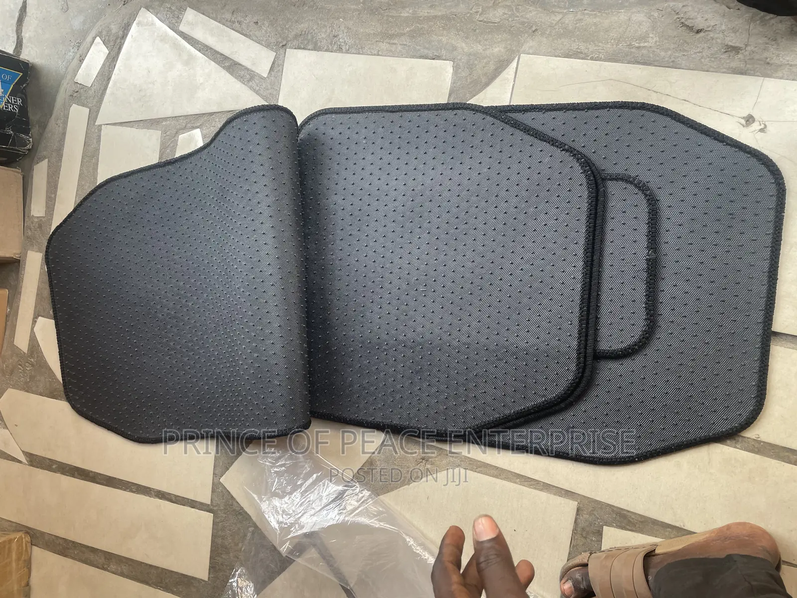 Woolen Carpet or Floor Mat