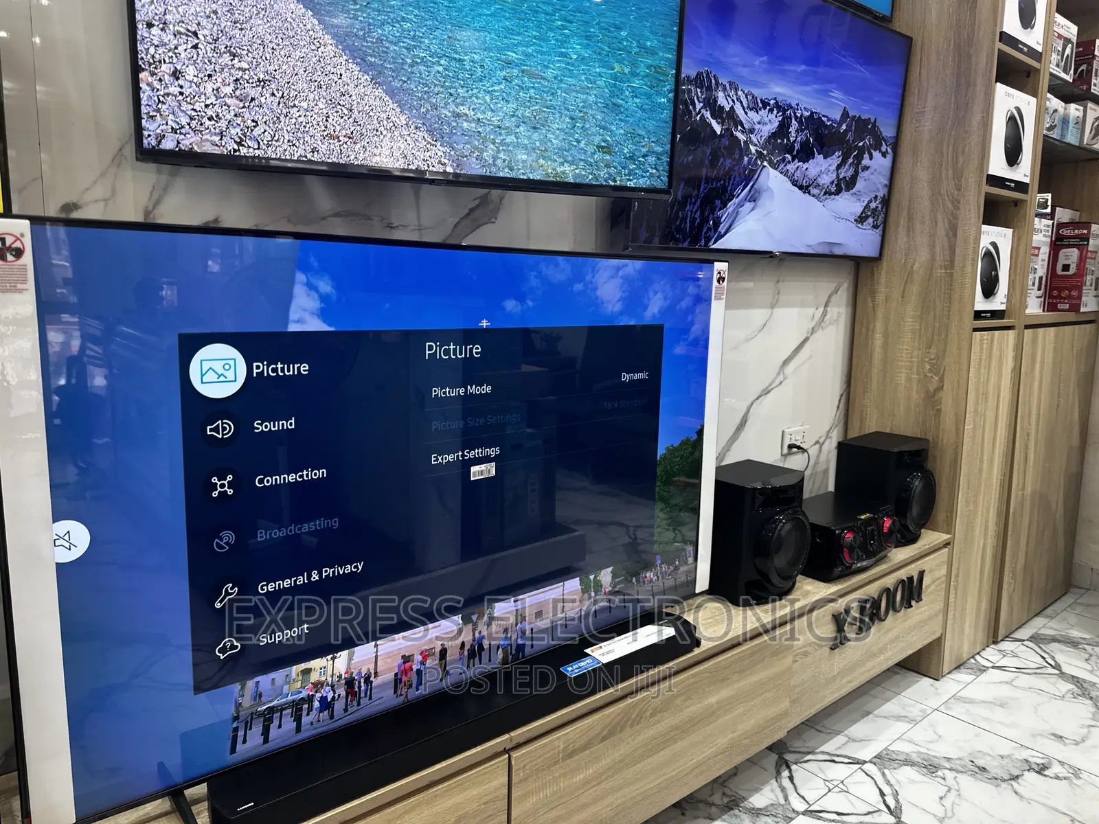 Powerful Sleek Slim UHD Smart Samsung 85”Au7172