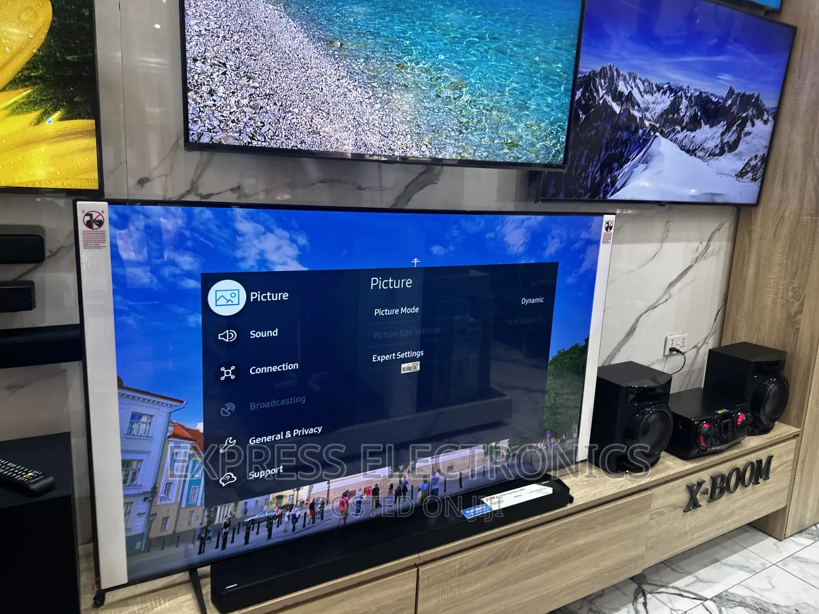 Powerful Dynamic UHD Smart Display LED Samsung 75”Cu8000