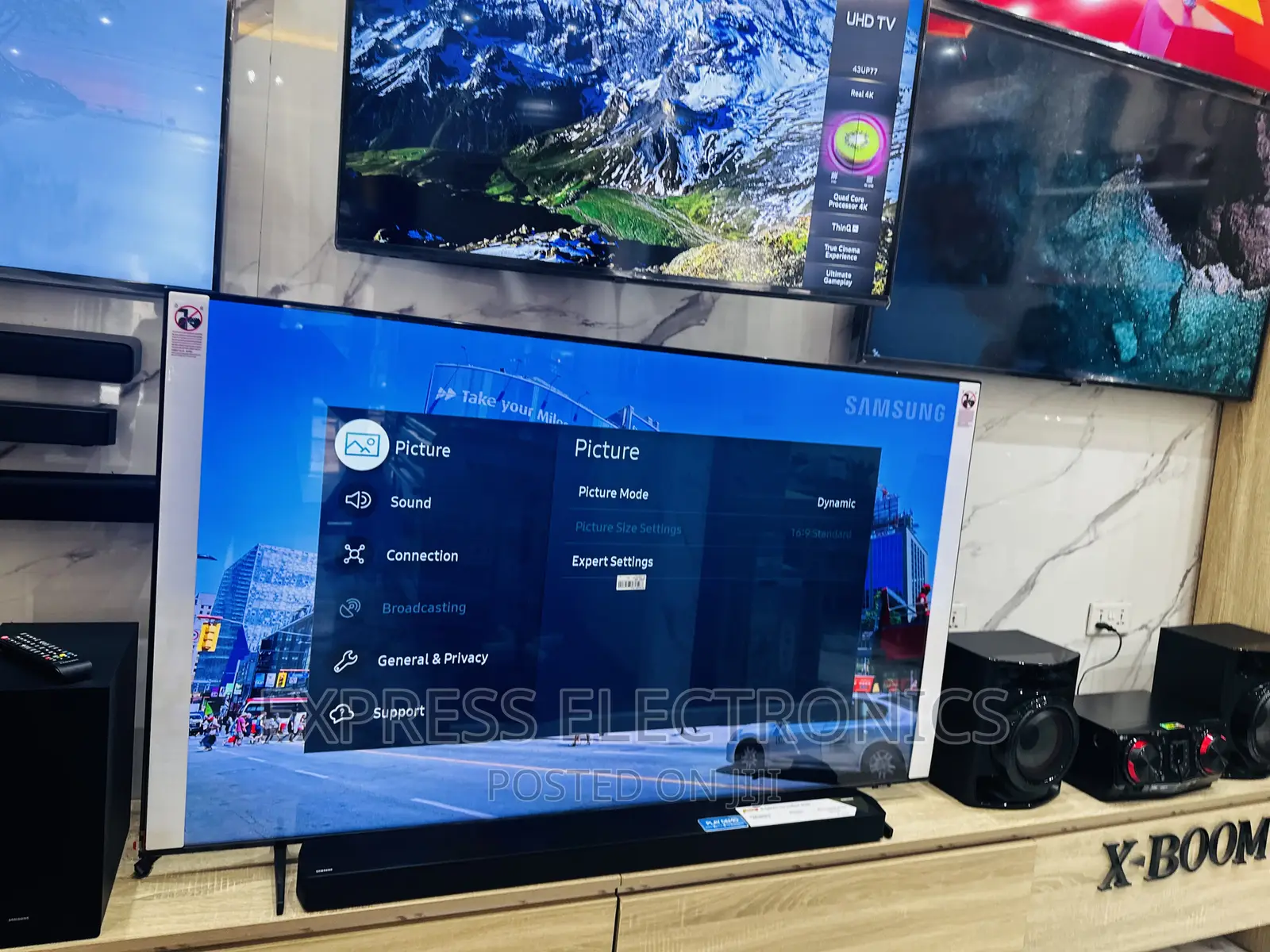 Powerful Dynamic— Smart UHD Smart 60”Au7171