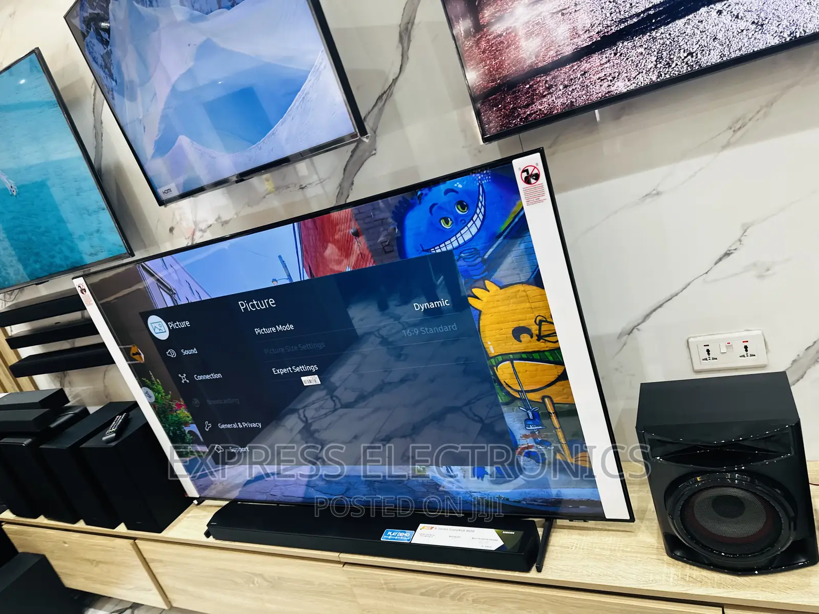 Powerful Dynamic UHD Smart Samsung 50”Au7092