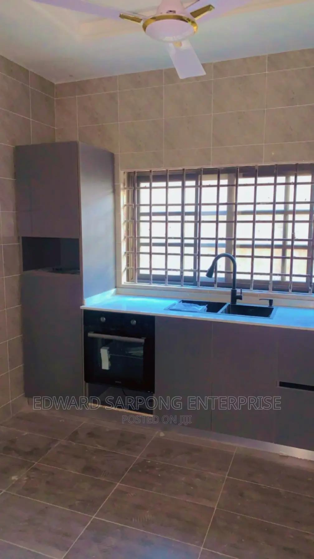 Modern Kitchen Cabinets and Countertops