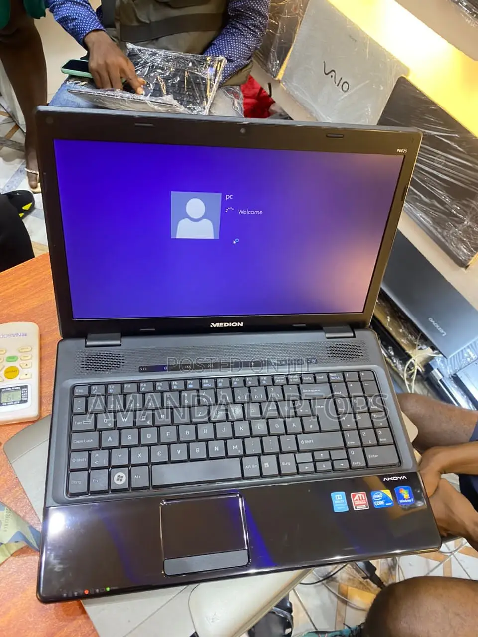 New Laptop Medion Akoya S3409 8GB Intel Core I3 HDD+SSD 320GB