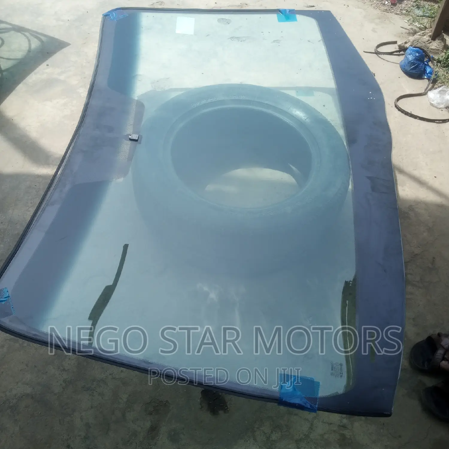 Toyota Sienna 2012 Front Windscreen