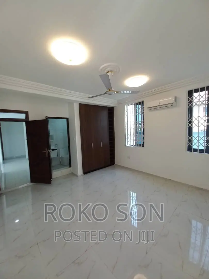 5bdrm Duplex in Dr Roko, Tema Metropolitan for sale
