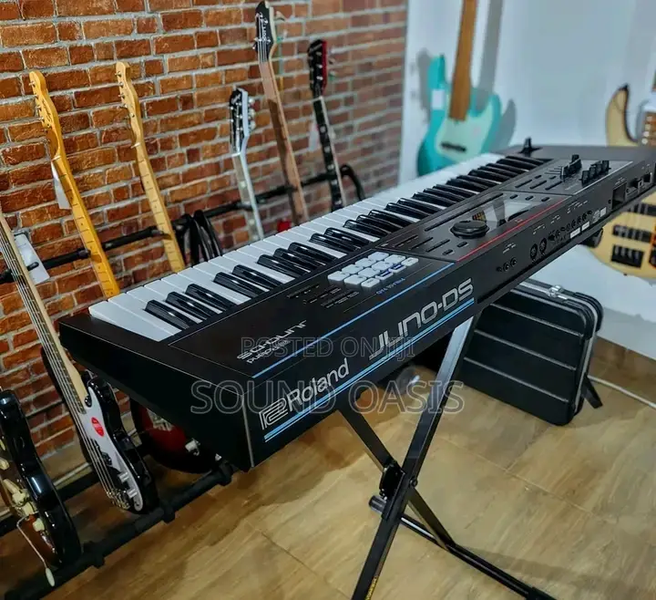 Roland JUNO-DS61 61-Key Synthesizer