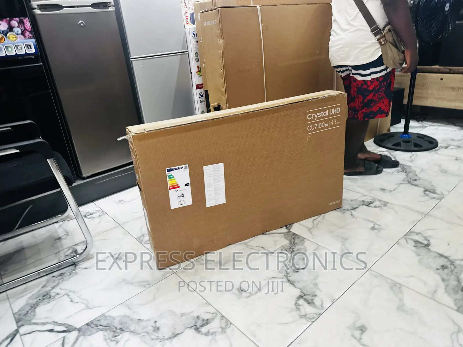 Glossy Slim Sleek UHD Smart Samsung 43”Cu7172 Tv