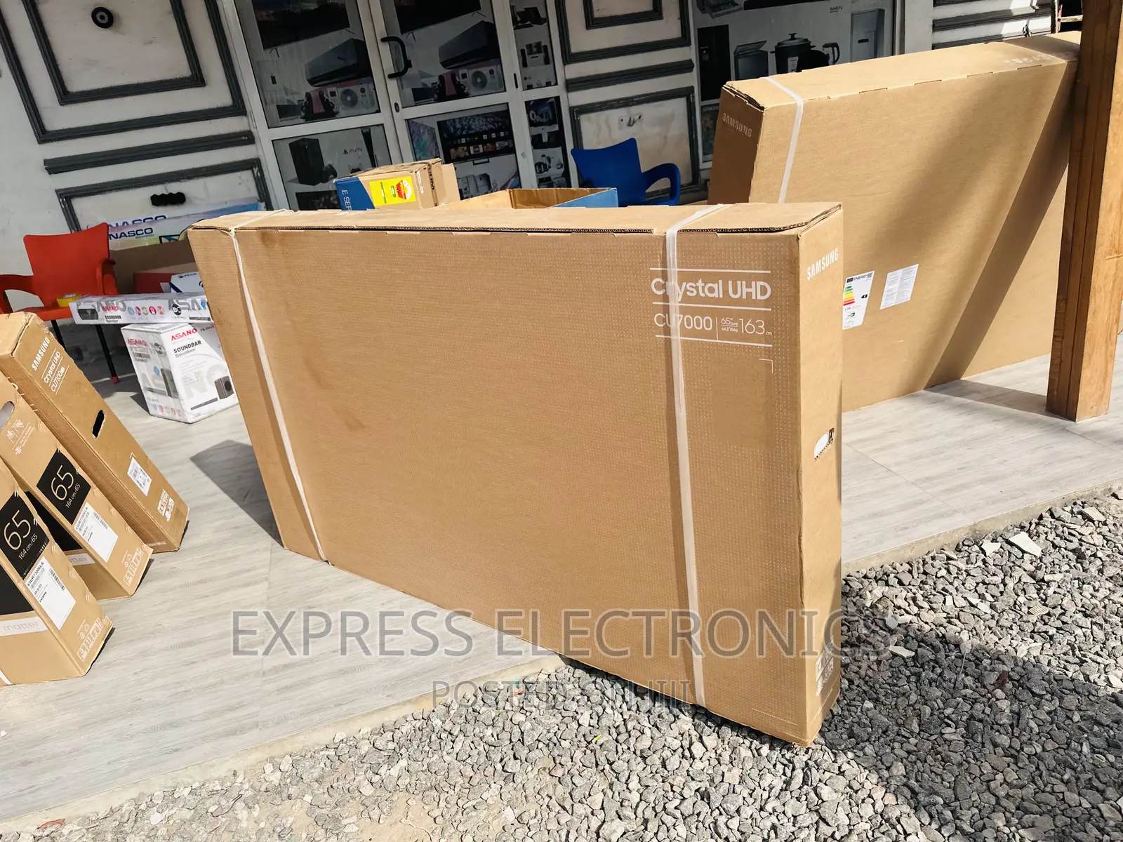 Ultra Modern Slim UHD Smart Samsung 65”Cu7172 Tv ,.