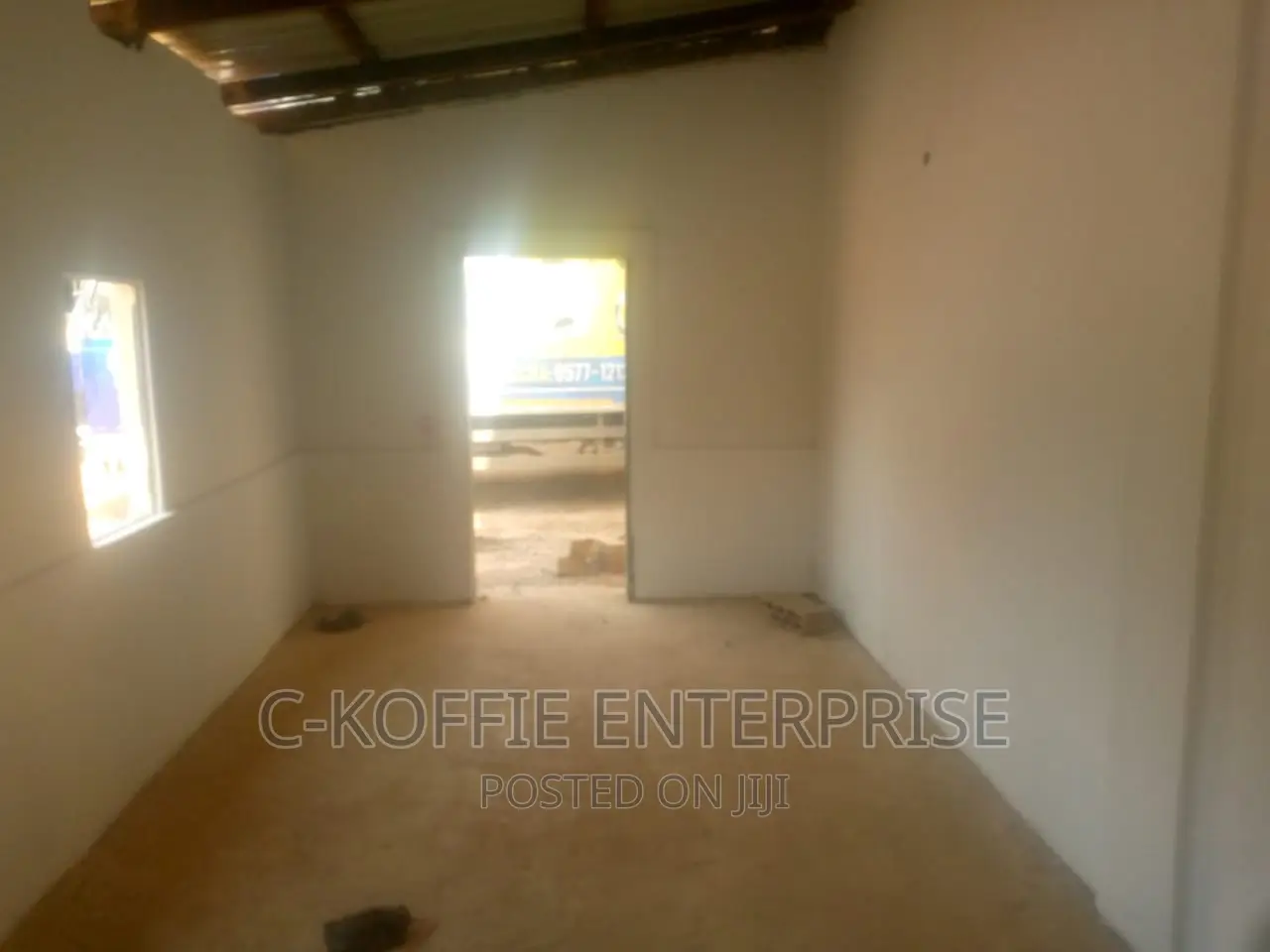 250sqm Warehouse at Circle for Rent