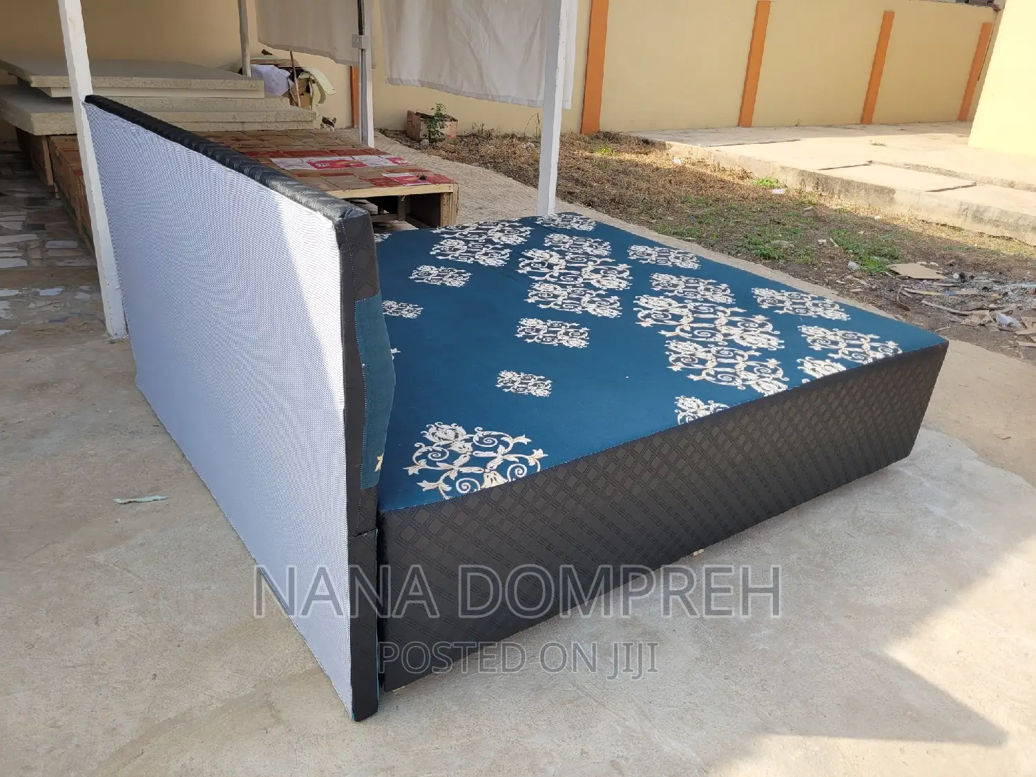 Inbuilt Queen Size Bed