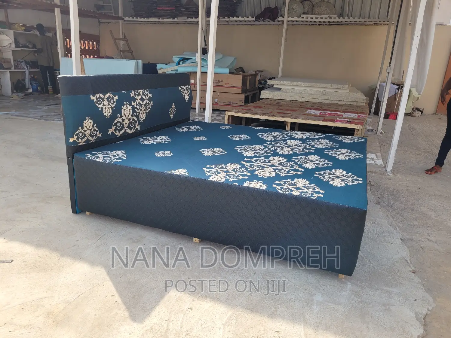 Inbuilt Queen Size Bed