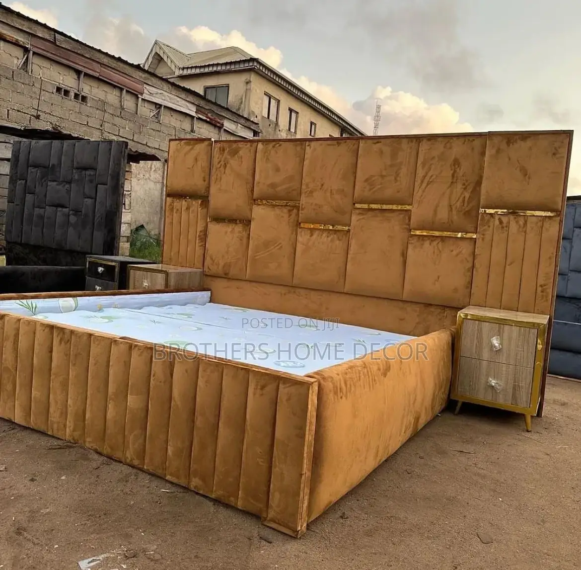 Klassic Queen Size Bedframe,Two Side Drawer