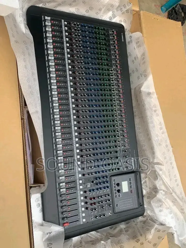 Yamaha Mgp32x 32-Channel Mixer With Effects