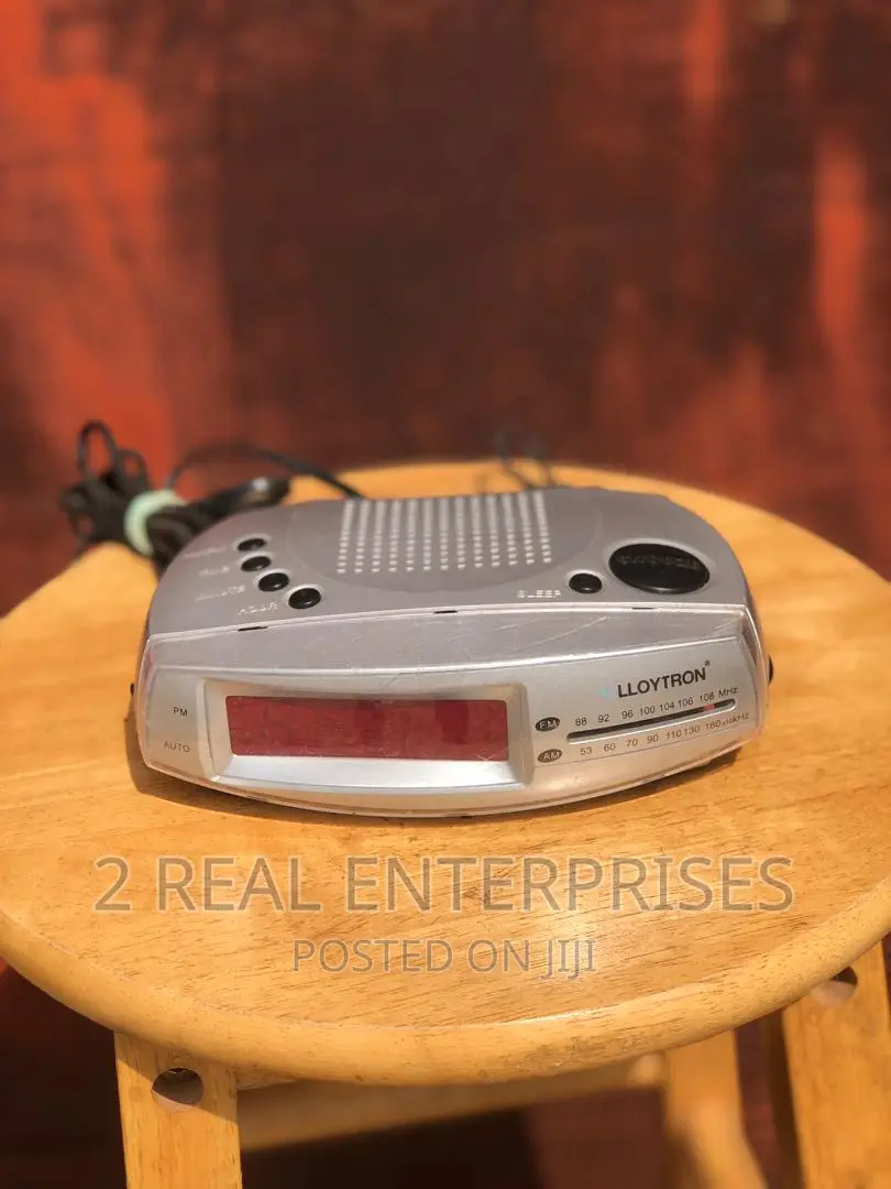 Bedside Radio With Alarm And Digital Clock