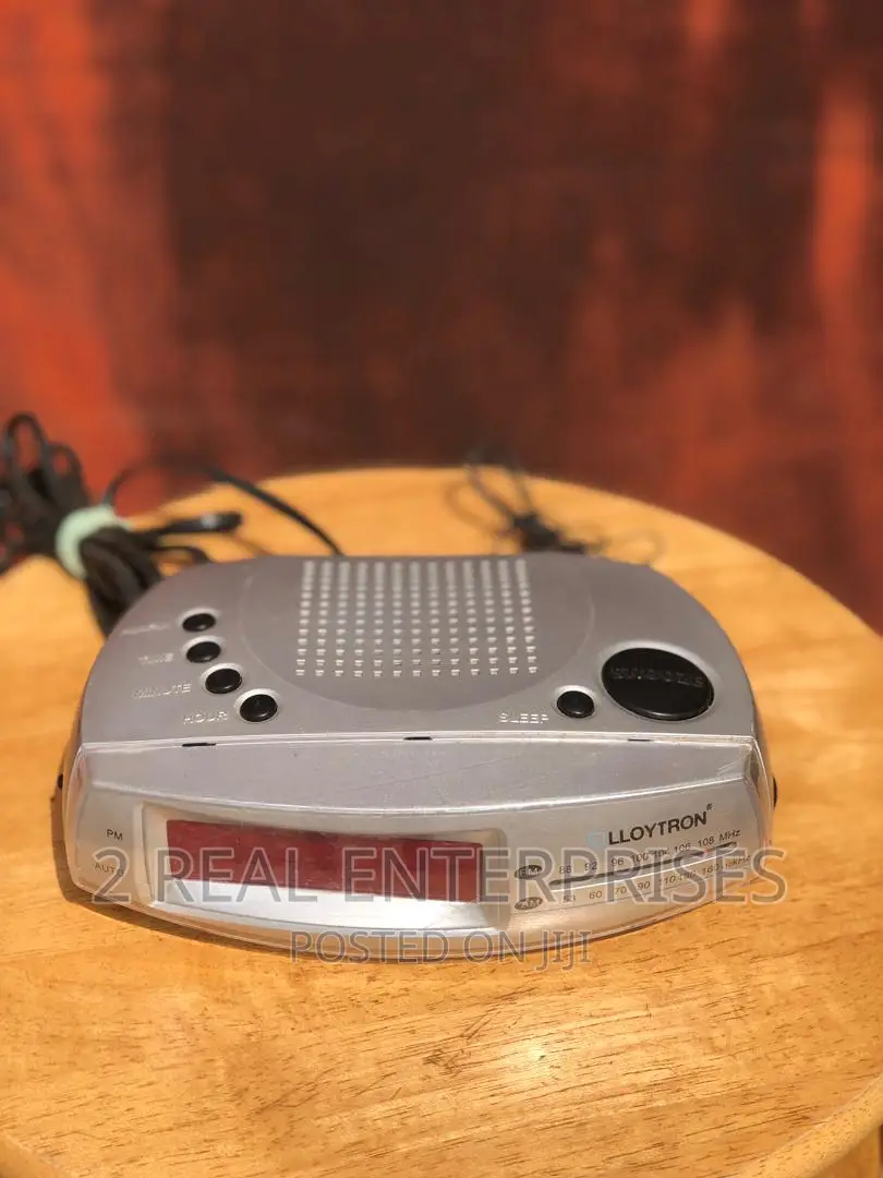 Bedside Radio With Alarm And Digital Clock