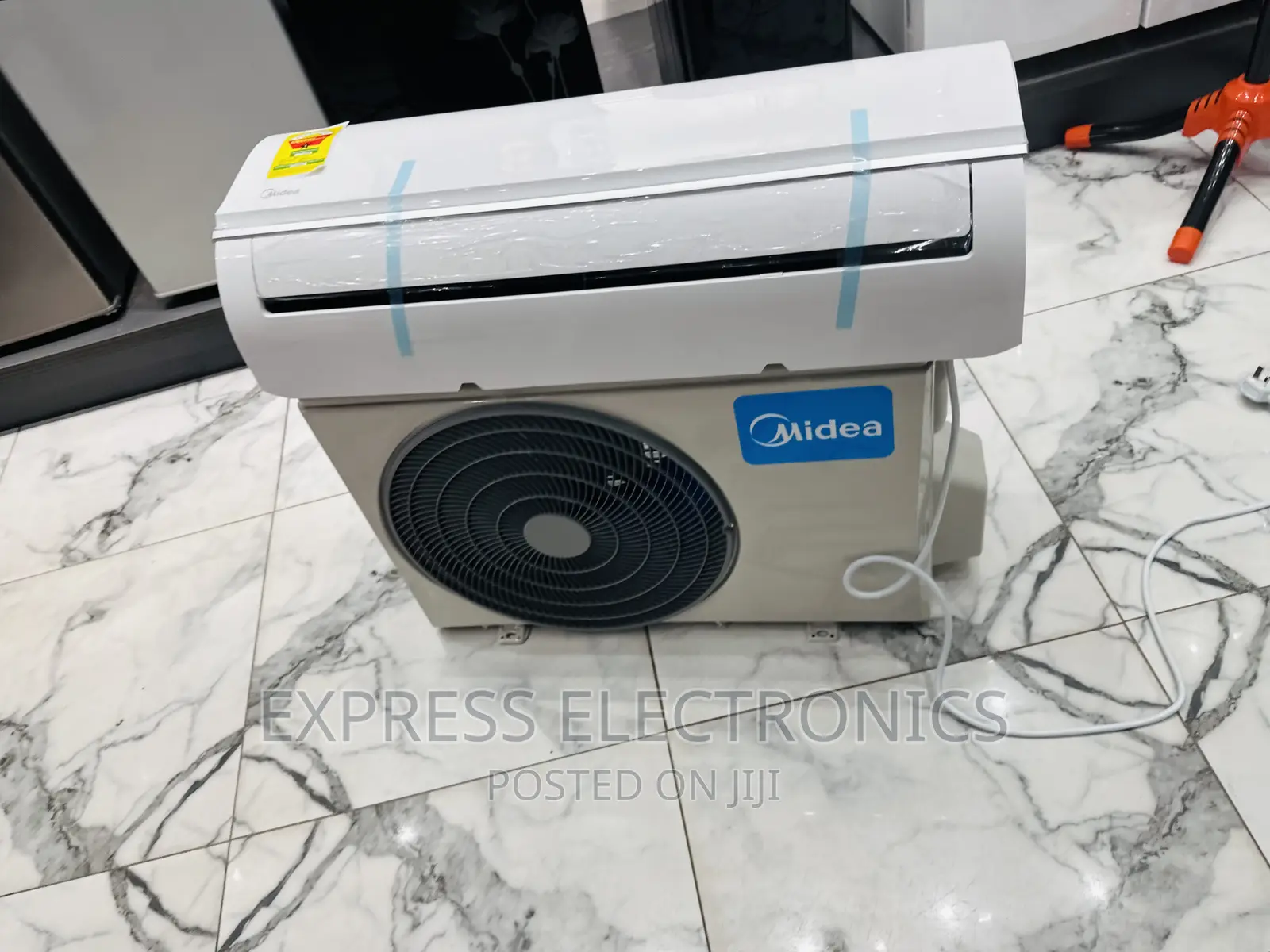Midea Split R410 Gas 1.5hp Ac—-.