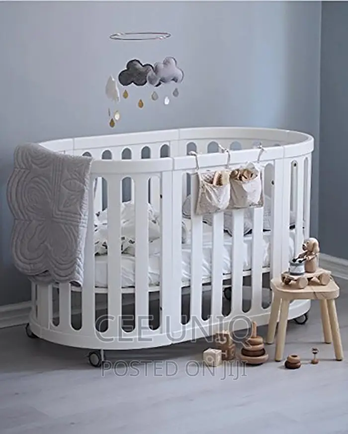 Multifunctional Baby Crib or Baby Wooden Cot