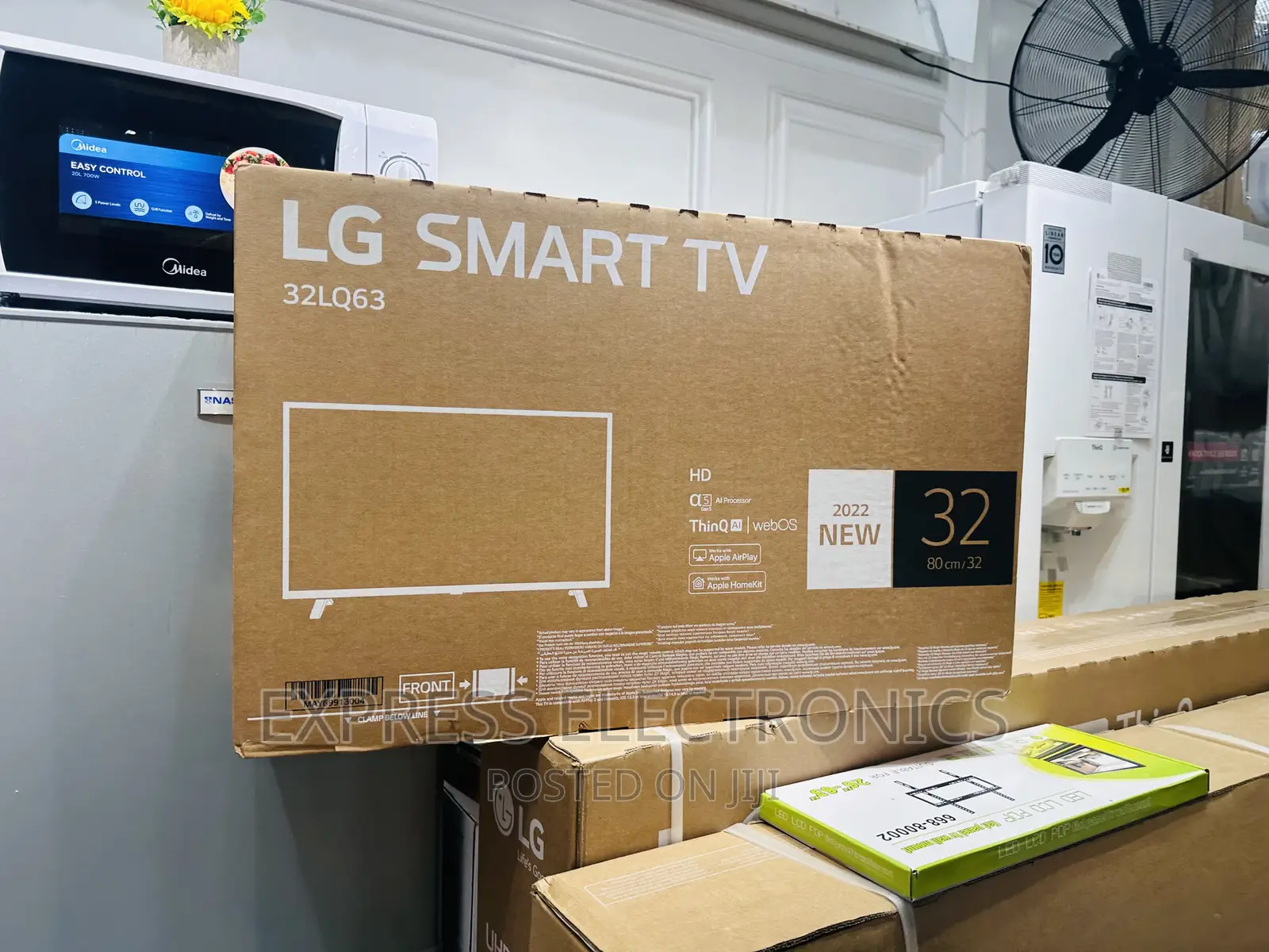 Glossy Slim Smart Satellite Lg 32”LQ63 Tv.