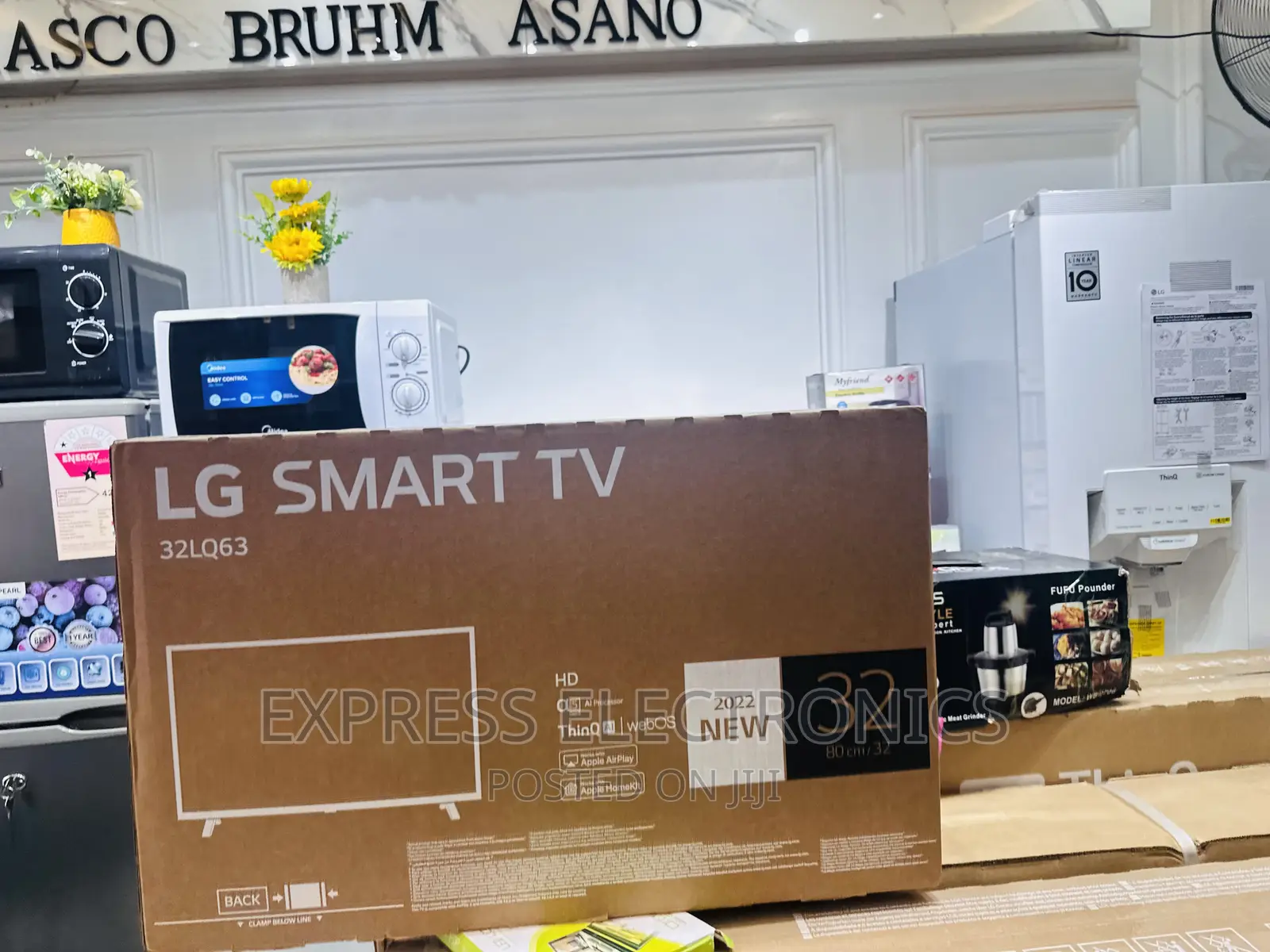 Glossy Sleek Slim UHD Smart LG 32”LM63 Tv 