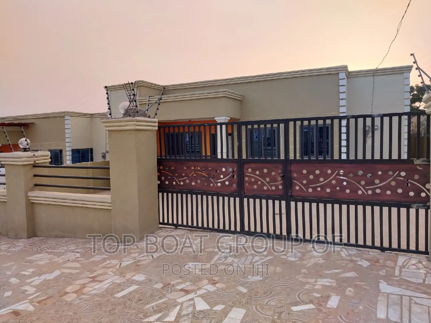 Furnished 4bdrm House in Top Boat Estate, Kumasi Metropolitan for sale