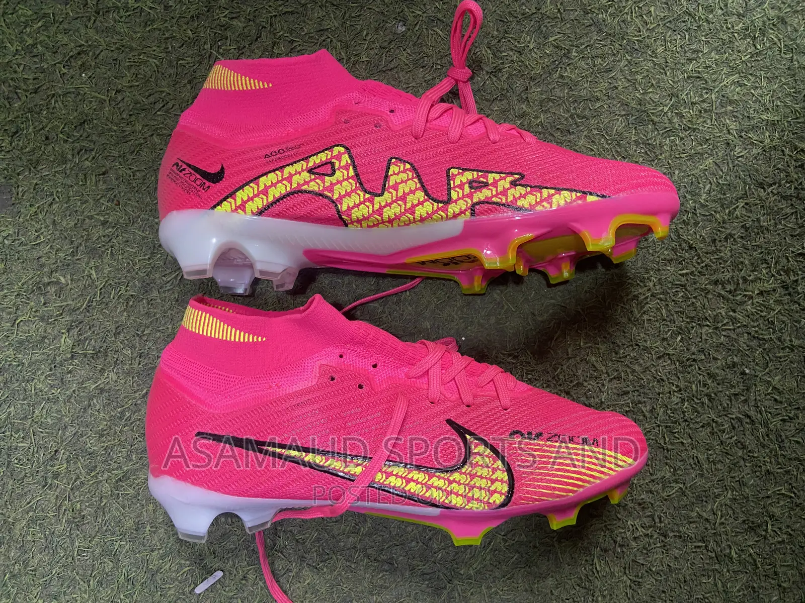 Original New Football Boot Available at Cool Price