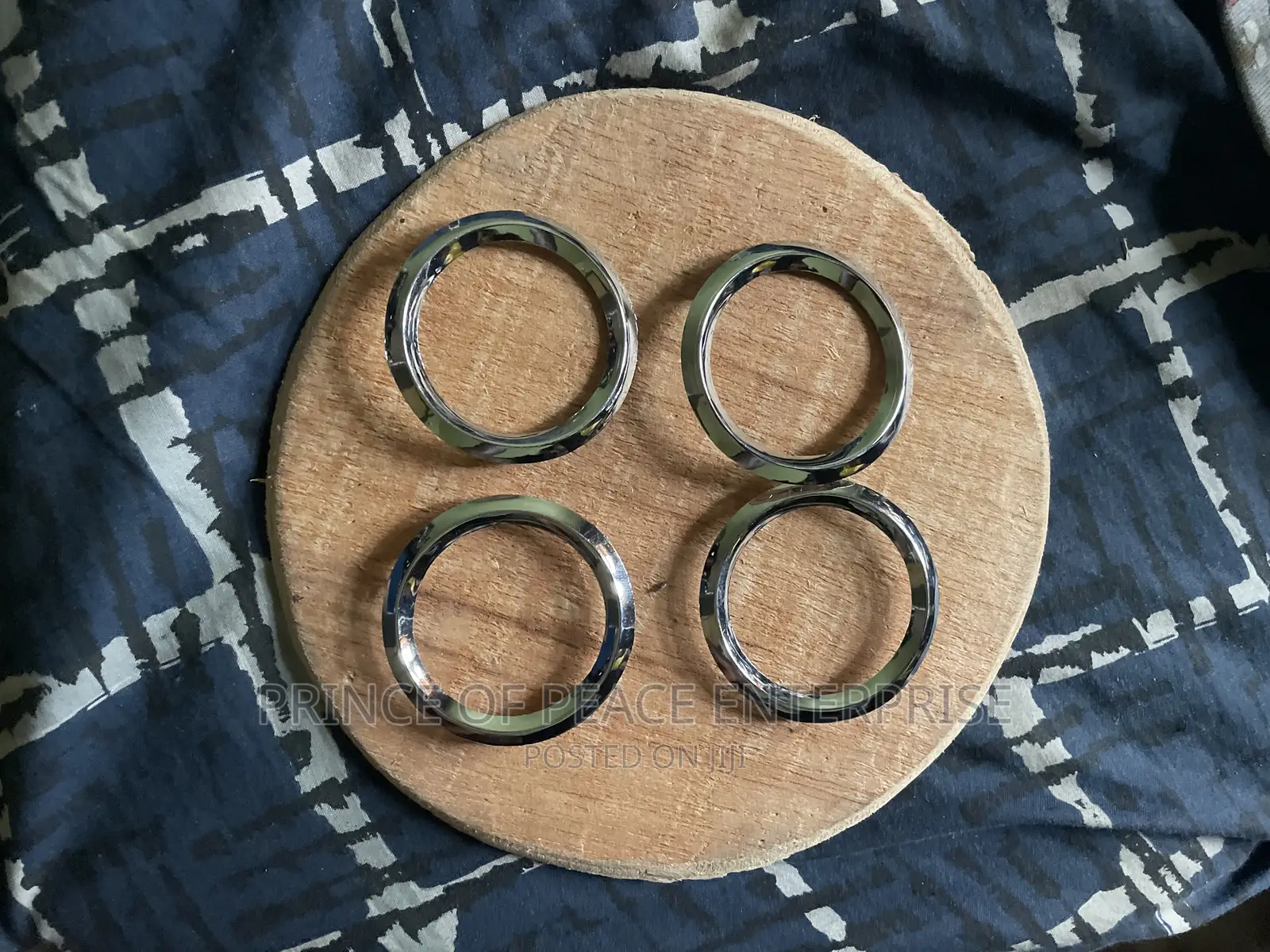 Universal Wheel Cover Crown