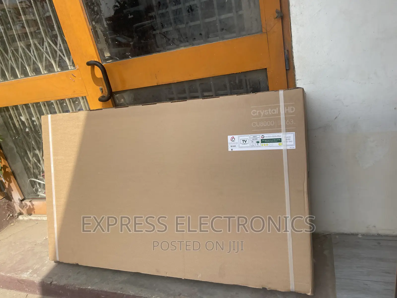 Glossy Slim Sleek UHD 2023 Model Samsung 65”CU8000 Tv 