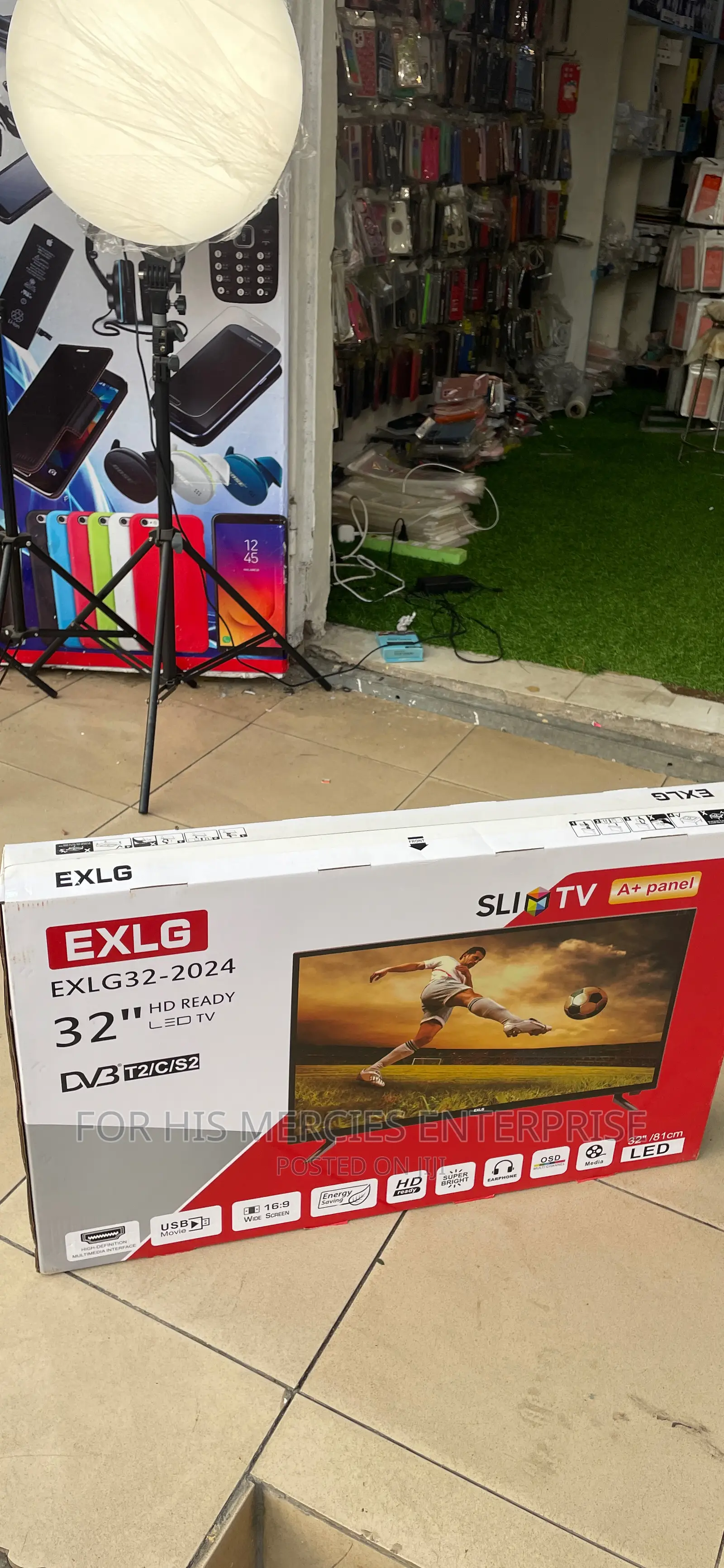 EXLG Digital and Satellite LCD Tv