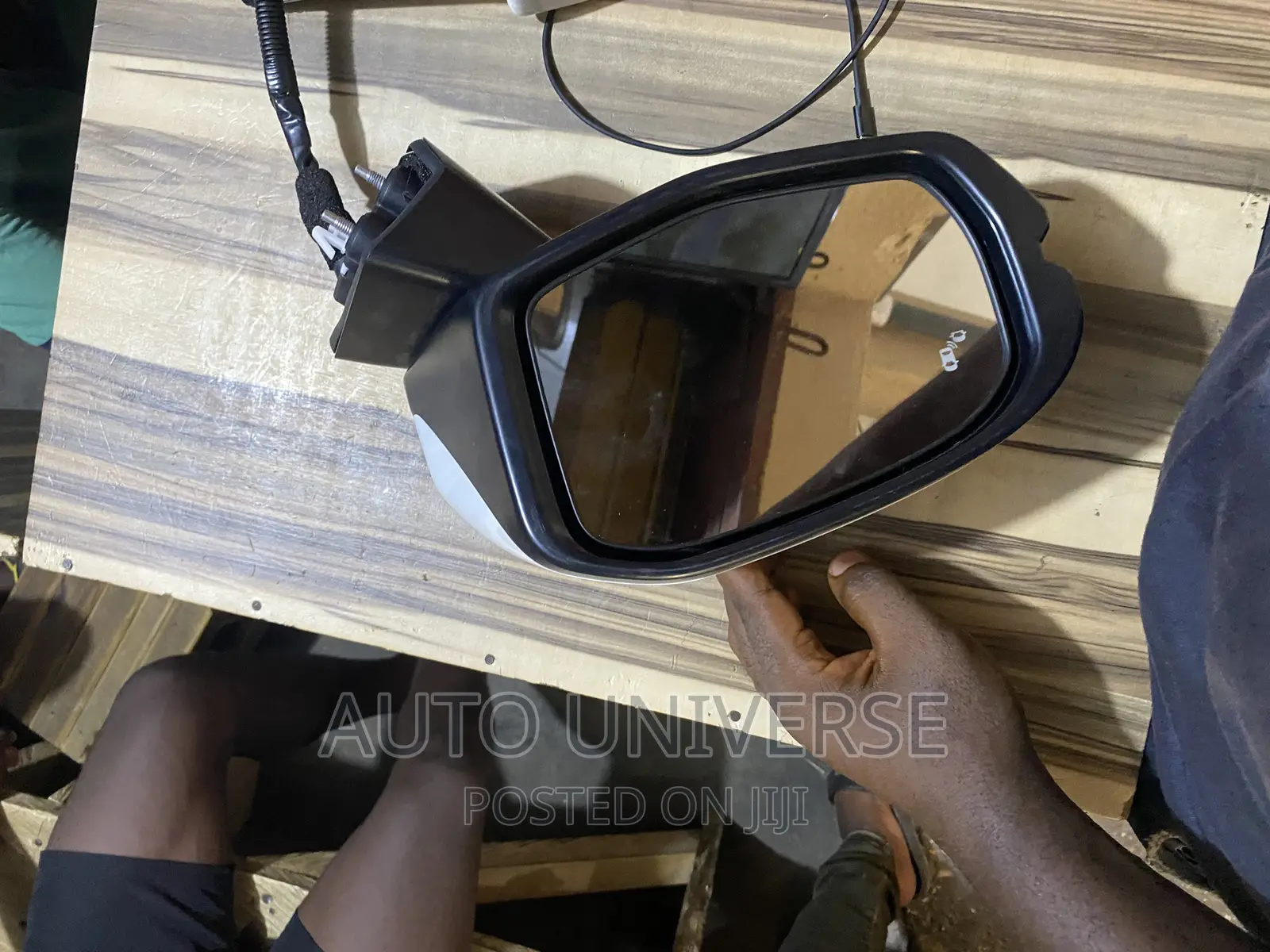 Honda Crv 2023 Side Mirror With Sensor And Light Available