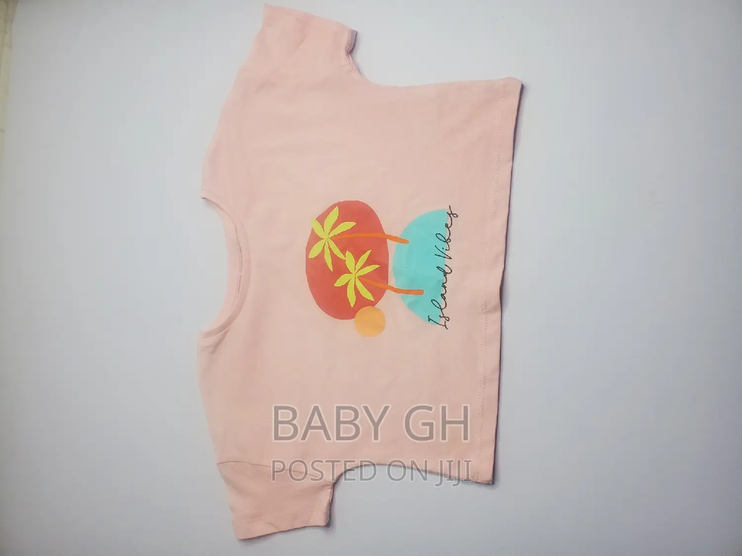 Pink Crop-Top With Short Sleeves for a Girl