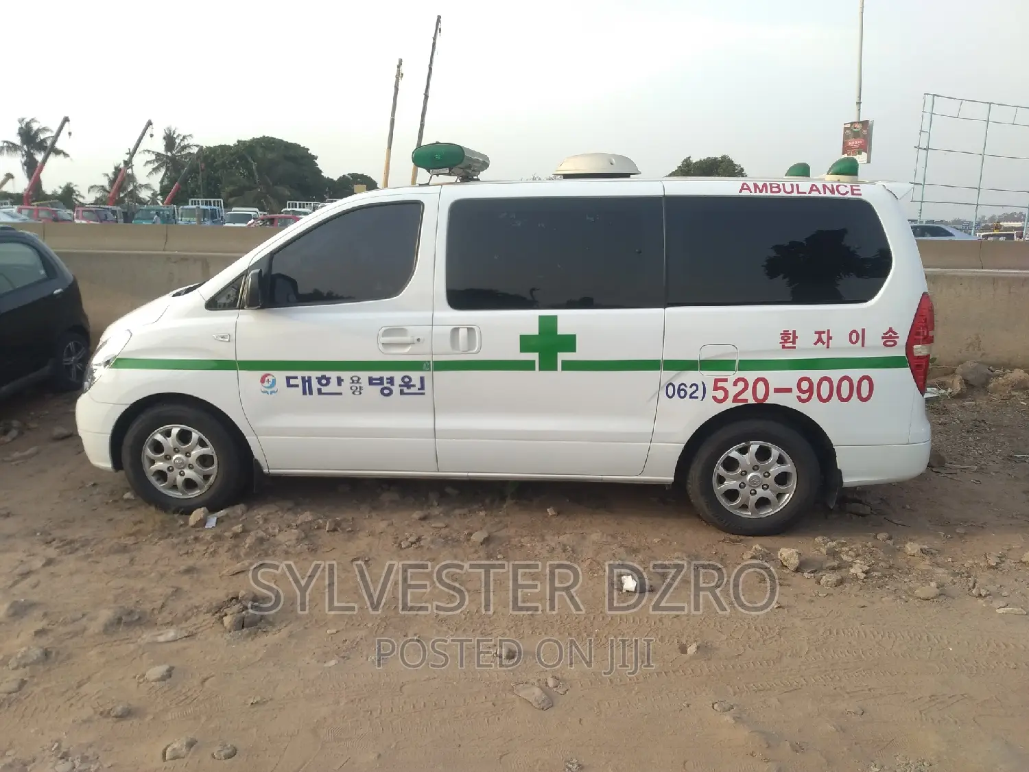 Hyundai Starex 2012 White