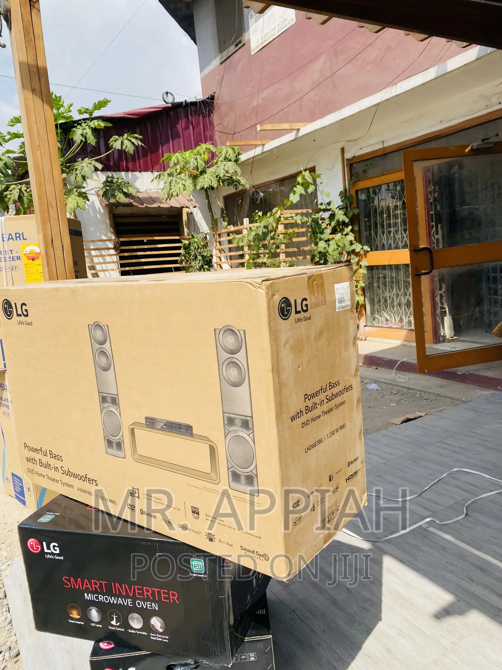 Well Designed LG LHD 687 Bluetooth Home Theater 