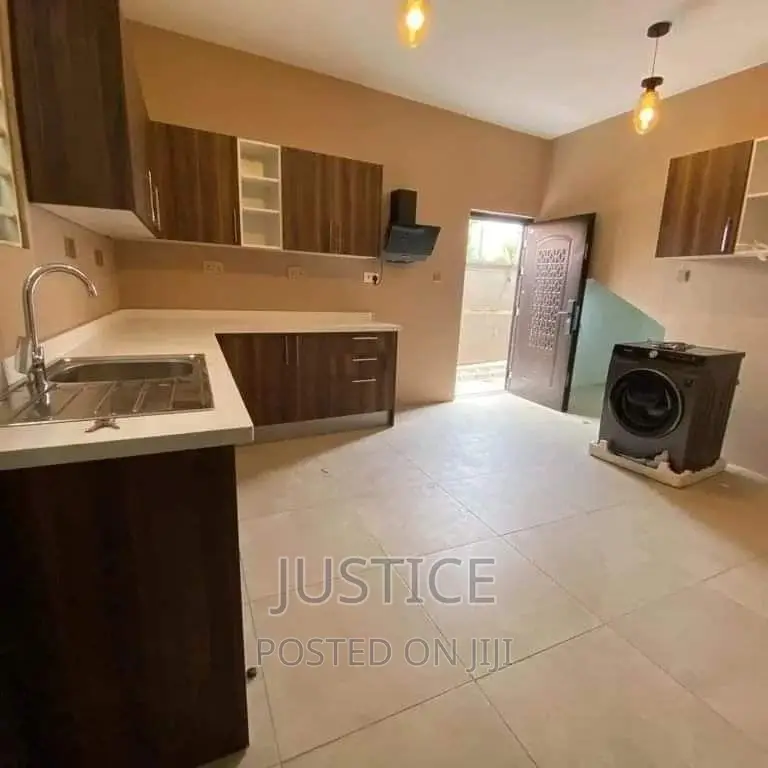 2bdrm Townhouse / Terrace in Upsa East Legon for rent