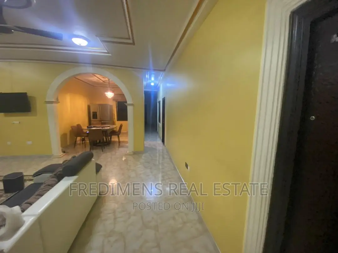 6bdrm House in Fredimens Real, Kumasi Metropolitan for sale
