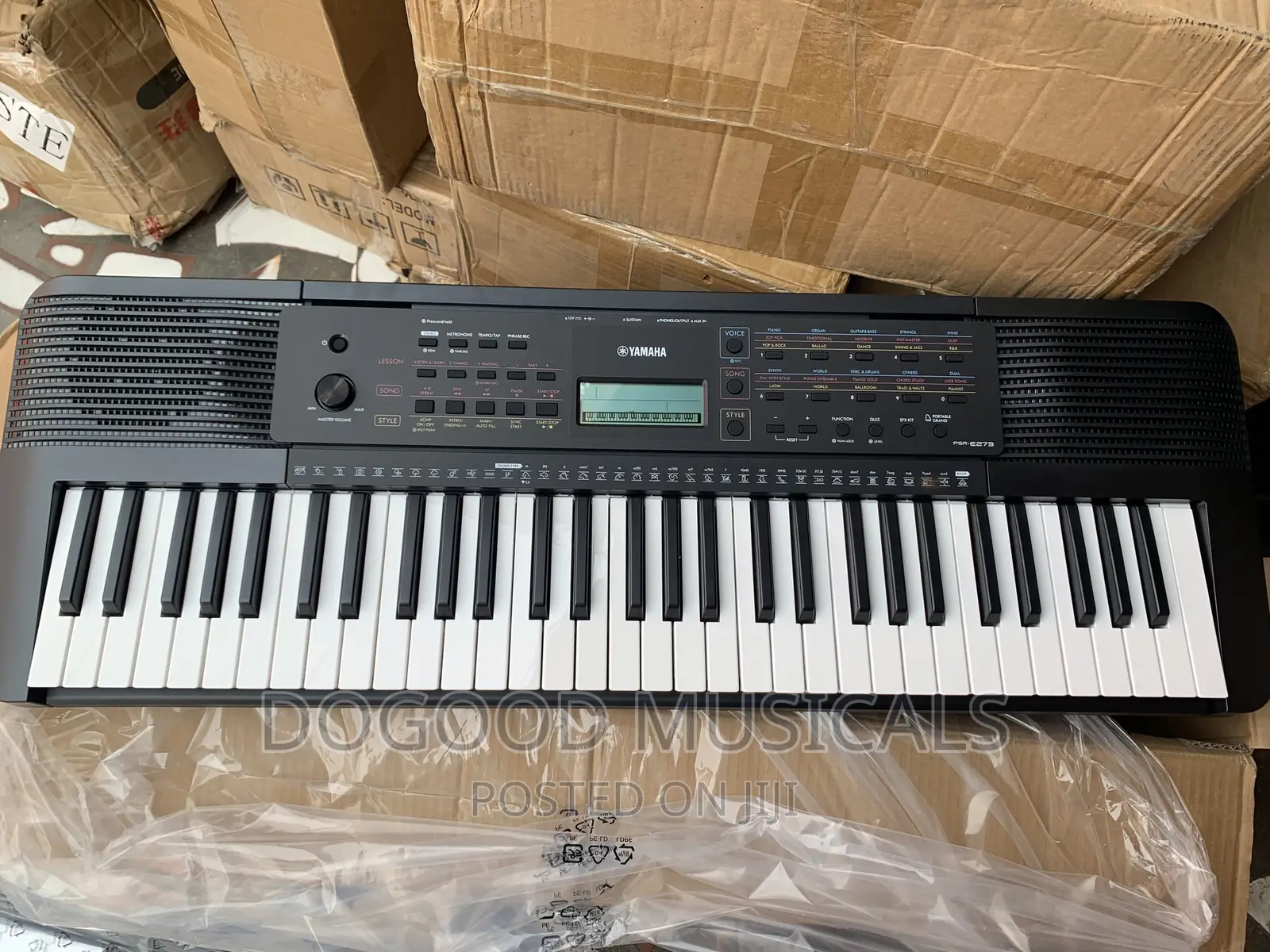 Yamaha PSR-E273 Keyboard