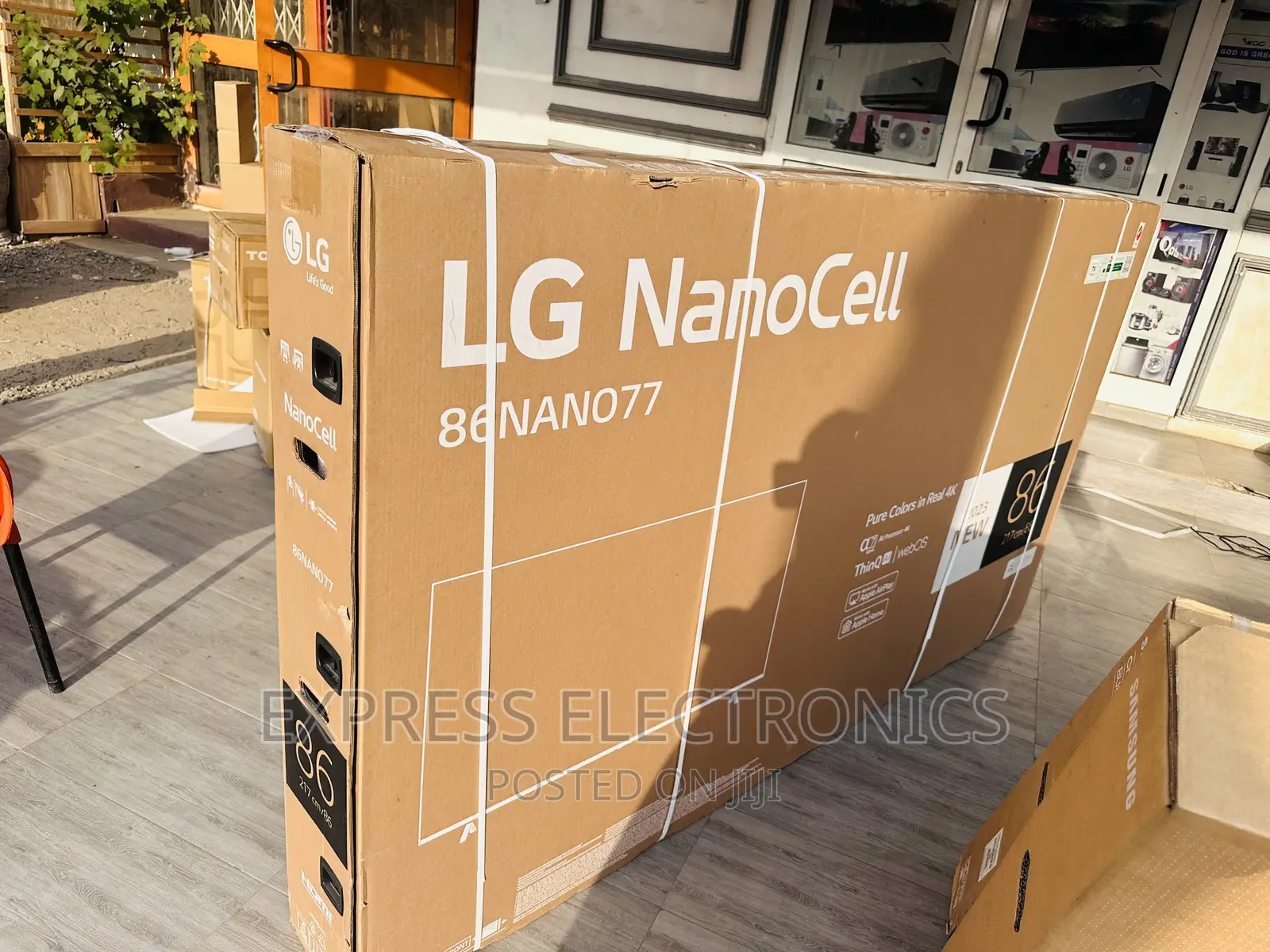 LG Nanocell 2023model UHD Smart Glossy Tv 86”Nano077