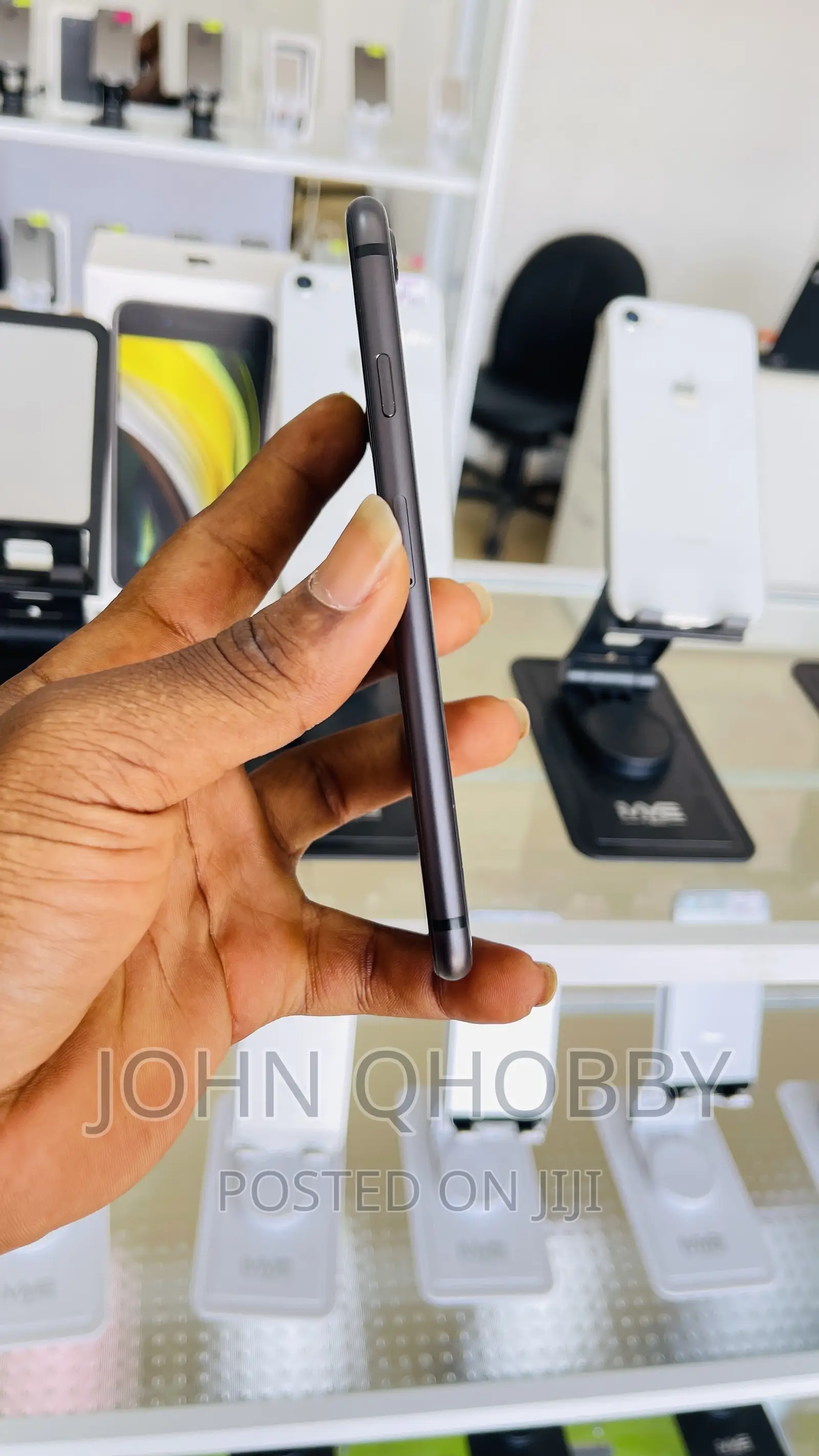 New Apple iPhone 8 64 GB Black