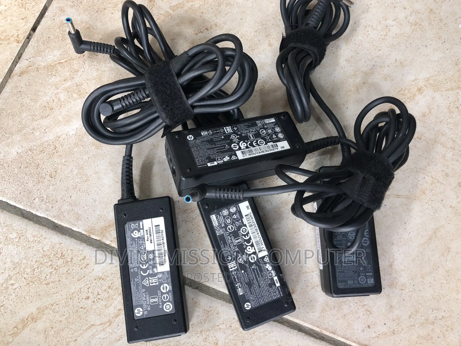 UK  Used Hp Blue Pin 19.5v~~2.31A~~45w,